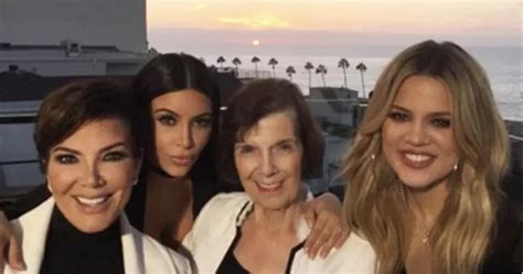 The Kardashians come together for grandmother MJ Houghton’s。